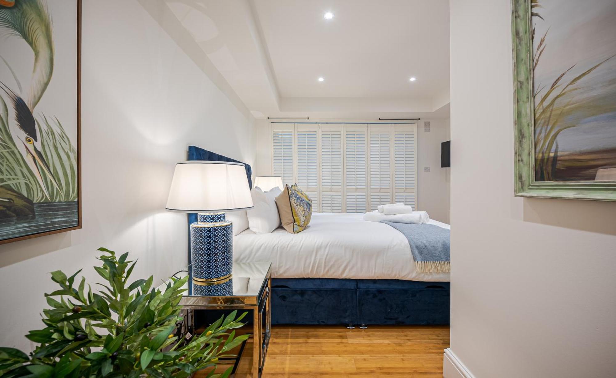 Chic Belgravia Hideaway With Private Patio 10 Mins To Harrods Лондон Екстер'єр фото