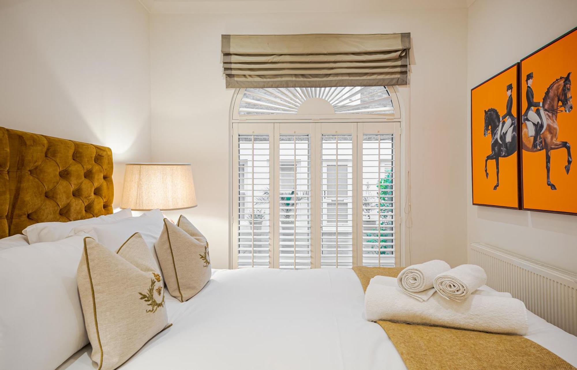 Chic Belgravia Hideaway With Private Patio 10 Mins To Harrods Лондон Екстер'єр фото