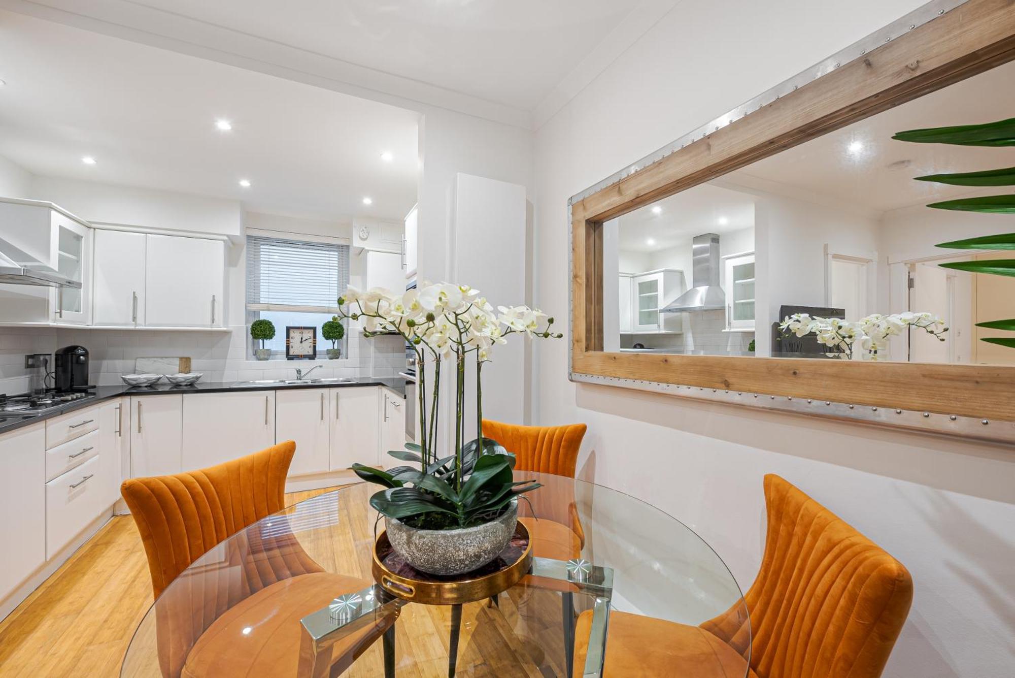 Chic Belgravia Hideaway With Private Patio 10 Mins To Harrods Лондон Екстер'єр фото