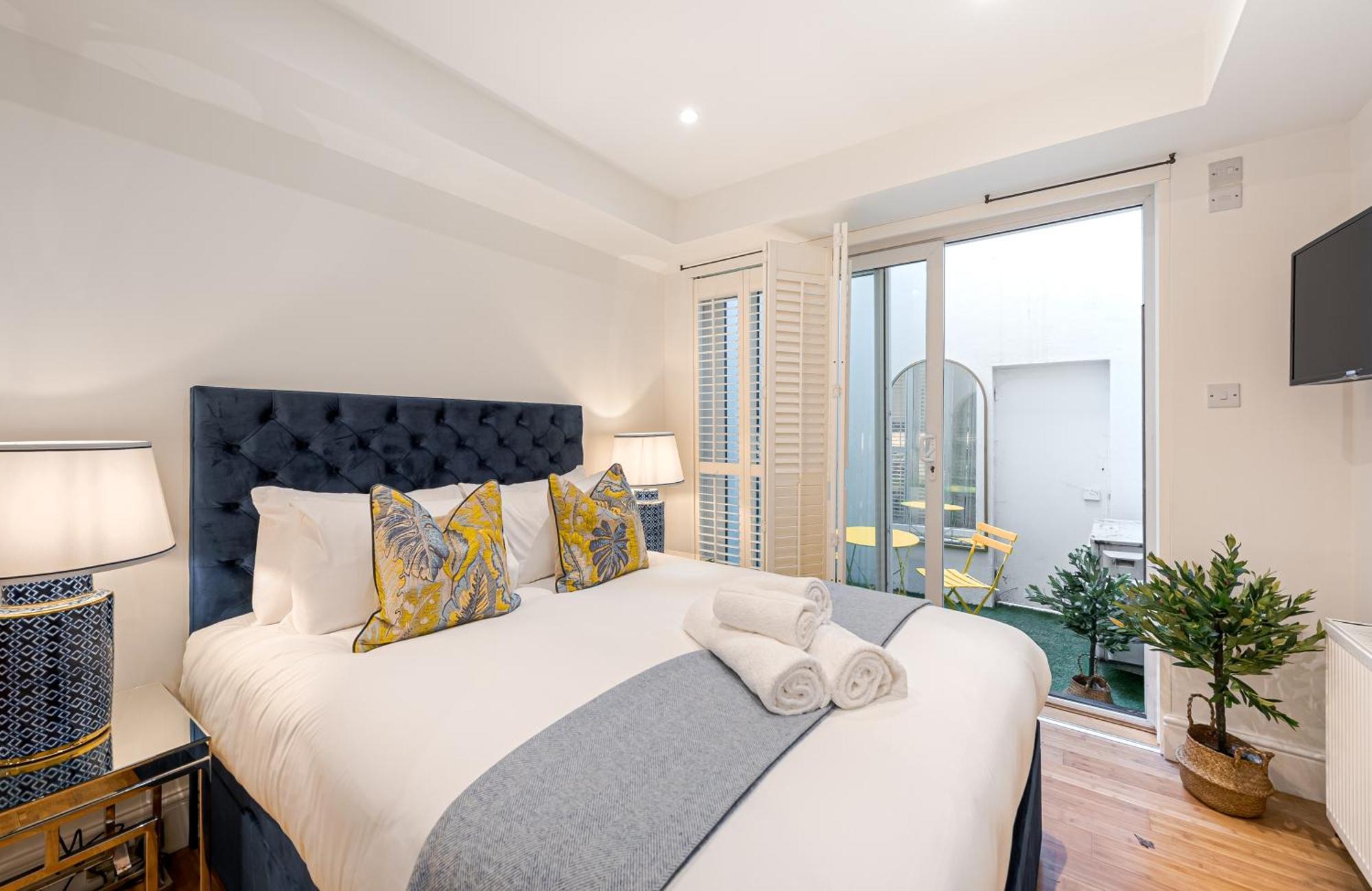 Chic Belgravia Hideaway With Private Patio 10 Mins To Harrods Лондон Екстер'єр фото